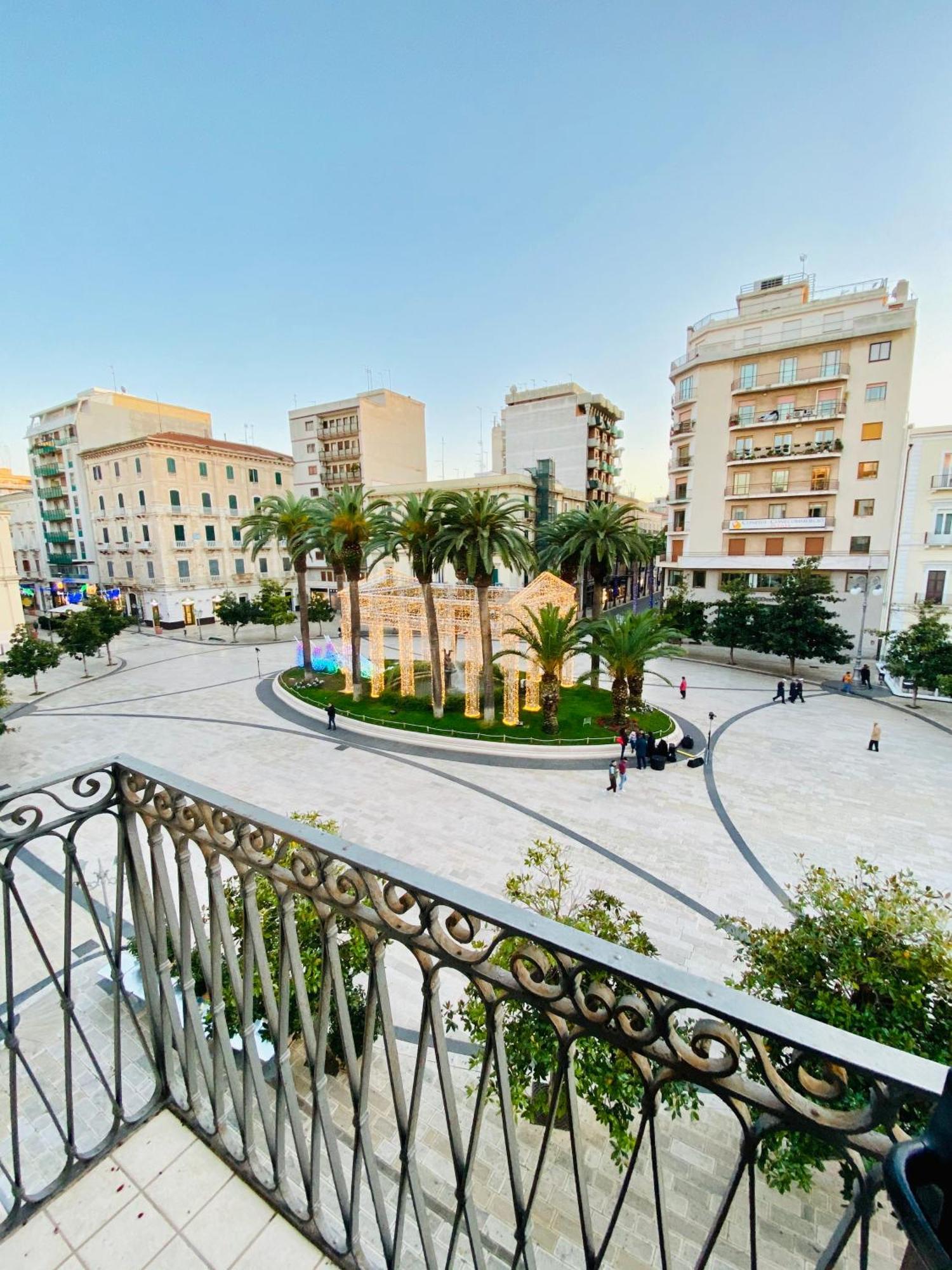Amica Taranto In Piazza Apartamento Exterior foto